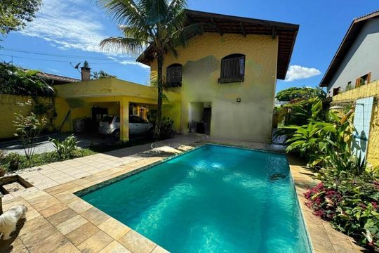 Casa à venda com 3 quartos, 275m² em Jardim Santa Helena, São Paulo