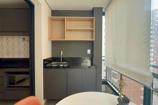 Varanda de kitnet/studio para alugar com 1 quarto, 33m² em Pinheiros, São Paulo