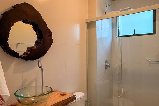 Banheiro social de apartamento para alugar com 2 quartos, 60m² em Alto Ribeirão Leste, Florianópolis