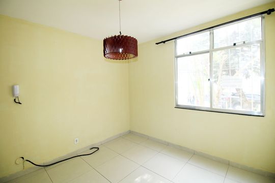 Sala de apartamento à venda com 2 quartos, 50m² em Irajá, Rio de Janeiro