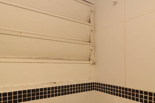 Banheiro de apartamento para alugar com 3 quartos, 83m² em Cerqueira César, São Paulo