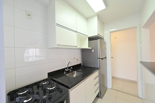 Cozinha de apartamento para alugar com 2 quartos, 76m² em Mirandópolis, São Paulo