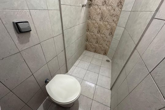 Banheiro de casa para alugar com 2 quartos, 75m² em Vila Santa Lucia, São Paulo