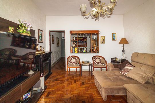 Sala de casa à venda com 3 quartos, 231m² em Jardim Sonia (zona Sul), São Paulo
