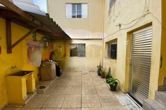 Casa à venda com 7 quartos, 200m² em Jardim Nizia, São Paulo