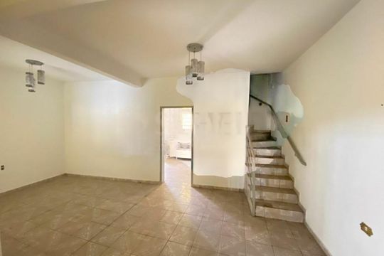 Casa à venda com 7 quartos, 200m² em Jardim Nizia, São Paulo