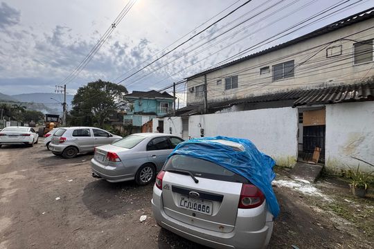 Vista  de casa para alugar com 1 quarto, 60m² em Vargem Grande, Rio de Janeiro