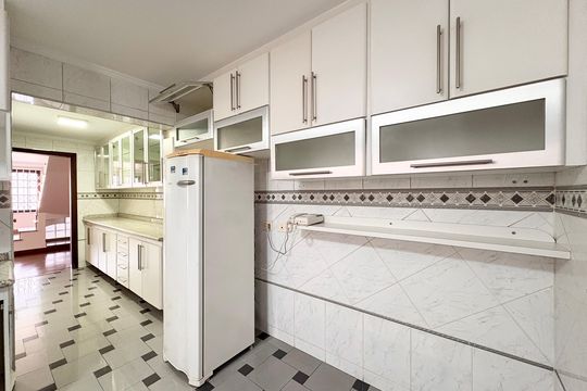 Cozinha de casa à venda com 3 quartos, 181m² em Jardim Sao Ricardo, São Paulo