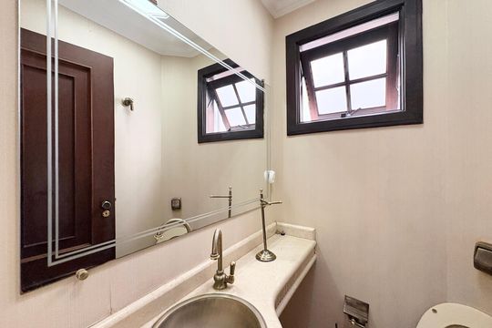 Lavabo de casa à venda com 3 quartos, 181m² em Jardim Sao Ricardo, São Paulo