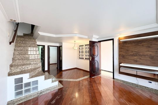 Casa à venda com 3 quartos, 181m² em Jardim Sao Ricardo, São Paulo