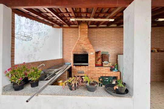 Quintal de casa à venda com 4 quartos, 217m² em Parque da Figueira, Campinas