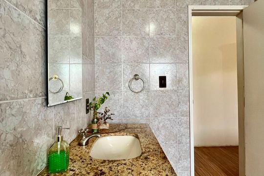 Banheiro da Suíte de casa à venda com 4 quartos, 217m² em Parque da Figueira, Campinas