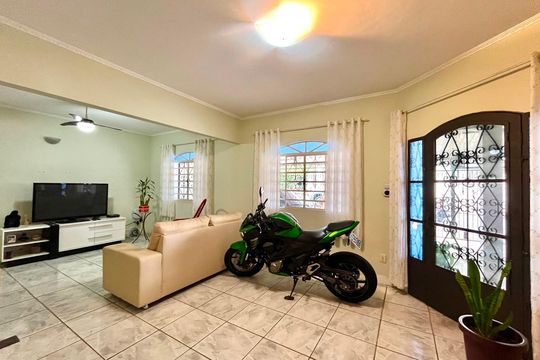 Casa à venda com 4 quartos, 217m² em Parque da Figueira, Campinas