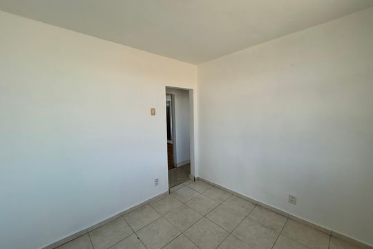 Quarto 1 de apartamento à venda com 3 quartos, 65m² em Inhaúma, Rio de Janeiro