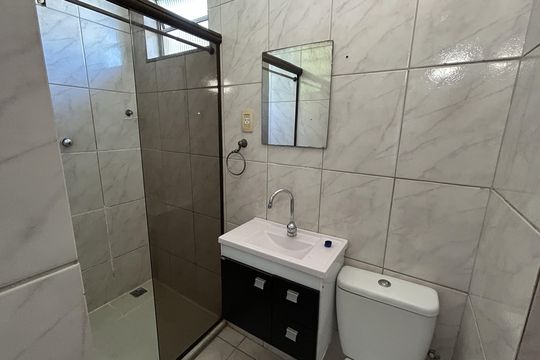 Banheiro Social de apartamento à venda com 3 quartos, 65m² em Inhaúma, Rio de Janeiro