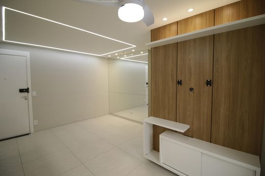 Sala de apartamento à venda com 2 quartos, 55m² em Anil, Rio de Janeiro