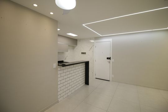 Sala de apartamento à venda com 2 quartos, 55m² em Anil, Rio de Janeiro