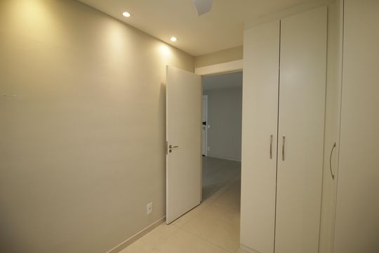 Quarto de apartamento à venda com 2 quartos, 55m² em Anil, Rio de Janeiro