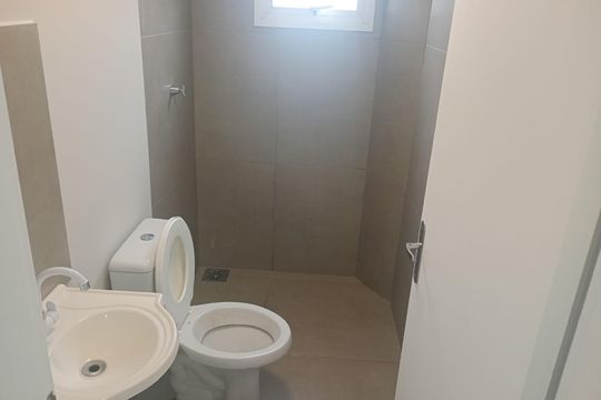 Banheiro de apartamento para alugar com 2 quartos, 64m² em Santa Cruz, Gravataí