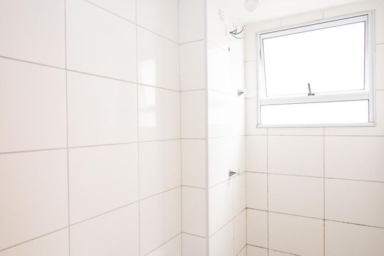 Banheiro Social de apartamento à venda com 2 quartos, 38m² em Tres Barras, Contagem