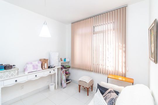 Casa à venda com 3 quartos, 256m² em Cidade Nova, Belo Horizonte