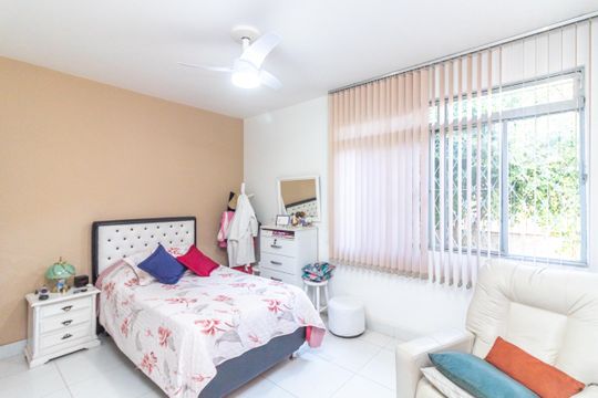 Casa à venda com 3 quartos, 256m² em Cidade Nova, Belo Horizonte