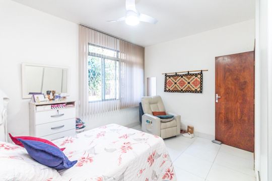 Casa à venda com 3 quartos, 256m² em Cidade Nova, Belo Horizonte