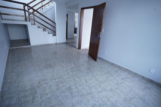 Casa à venda com 4 quartos, 193m² em Jardim América, Goiânia