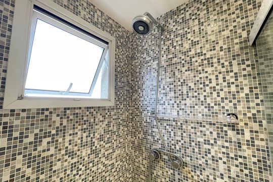 Banheiro da Suíte de apartamento à venda com 2 quartos, 72m² em Vila Polopoli, São Paulo