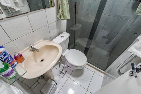 Banheiro de apartamento para alugar com 3 quartos, 53m² em Jardim Maristela, São Paulo