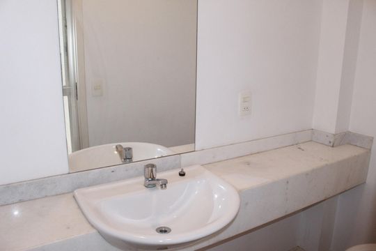 Apartamento para alugar com 3 quartos, 220m² em Higienópolis, São Paulo