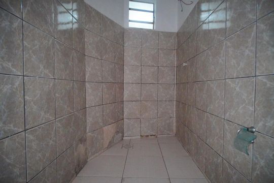 Banheiro de kitnet/studio para alugar com 1 quarto, 40m² em Pasqualini, Sapucaia do Sul