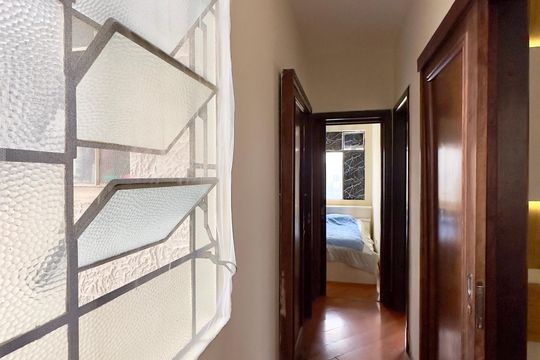 Corredor de apartamento à venda com 3 quartos, 105m² em Centro, Curitiba