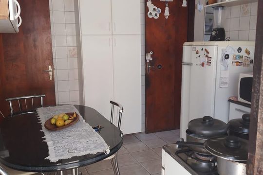 Cozinha de casa para alugar com 2 quartos, 137m² em Parque Pinheiros, Taboão da Serra