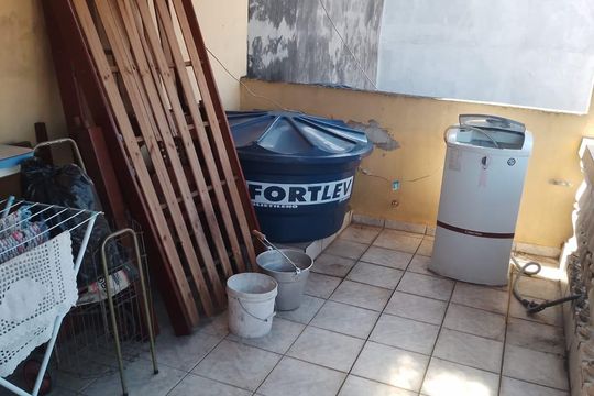 Área de serviço de casa para alugar com 2 quartos, 137m² em Parque Pinheiros, Taboão da Serra