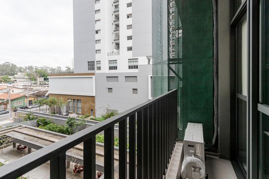 Varanda de kitnet/studio para alugar com 1 quarto, 33m² em Santo Amaro, São Paulo