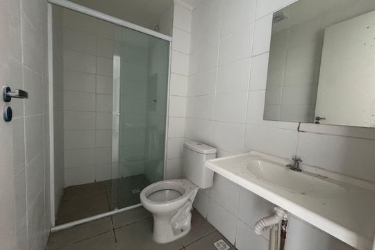 Banheiro de apartamento para alugar com 2 quartos, 45m² em Butantã , Osasco