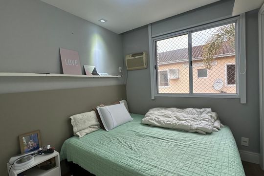 Quarto 1 de casa de condomínio à venda com 3 quartos, 85m² em Vargem Grande, Rio de Janeiro