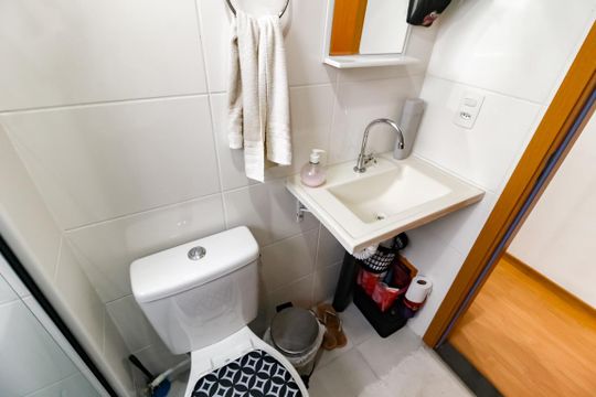 Banheiro de apartamento à venda com 2 quartos, 40m² em Parque Esmeralda, São Paulo
