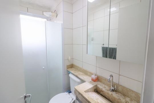 Banheiro de apartamento à venda com 2 quartos, 57m² em Novo Osasco, Osasco