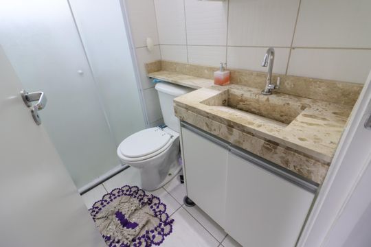 Banheiro de apartamento à venda com 2 quartos, 57m² em Novo Osasco, Osasco