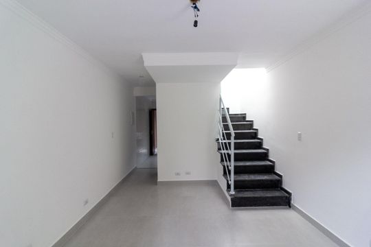 Casa de Condomínio para alugar com 2 quartos, 72m² em Jardim Ubirajara, São Paulo