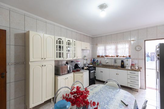 Cozinha de casa para alugar com 4 quartos, 102m² em Vila Irmaos Arnoni, São Paulo