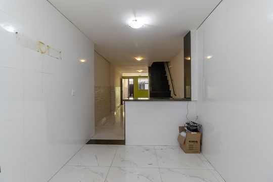 Cozinha de casa para alugar com 2 quartos, 200m² em São João Batista, Belo Horizonte