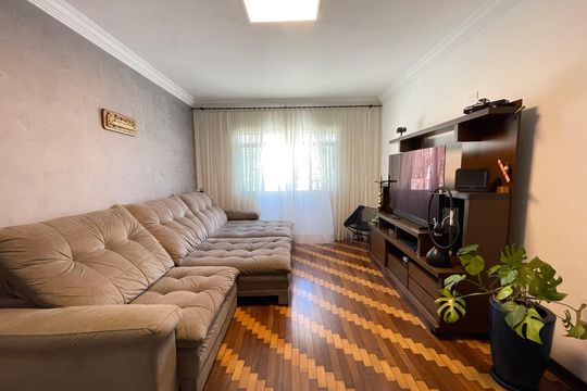 Casa à venda com 4 quartos, 250m² em Vila Nova Alba, São Paulo
