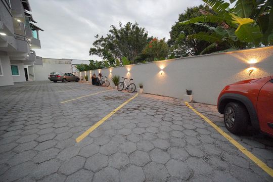 Garagem de apartamento para alugar com 2 quartos, 60m² em Ingleses do Rio Vermelho, Florianópolis