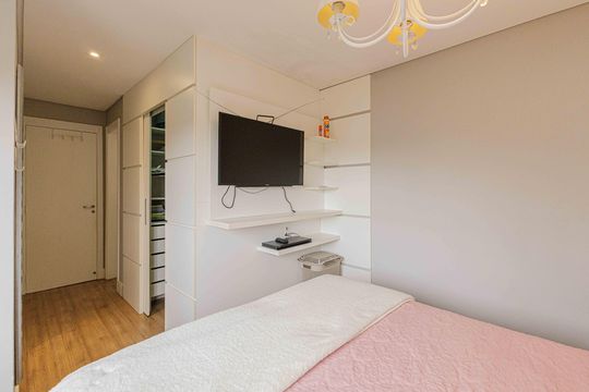 Suíte  de apartamento à venda com 3 quartos, 80m² em Jardim Carvalho, Porto Alegre