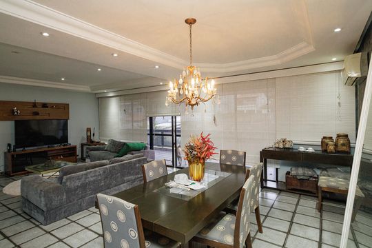 Sala de apartamento à venda com 5 quartos, 300m² em Campo Grande, Rio de Janeiro