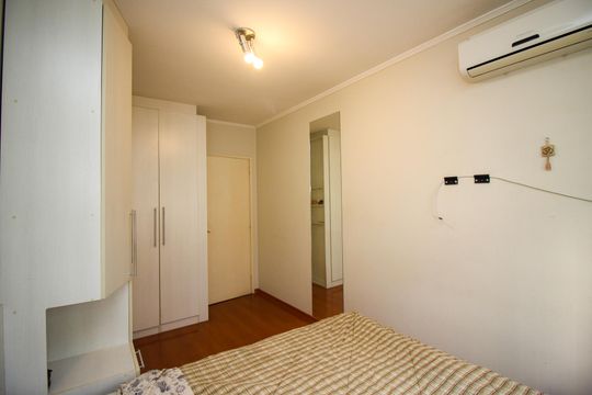 Quarto de apartamento à venda com 1 quarto, 43m² em Menino Deus, Porto Alegre