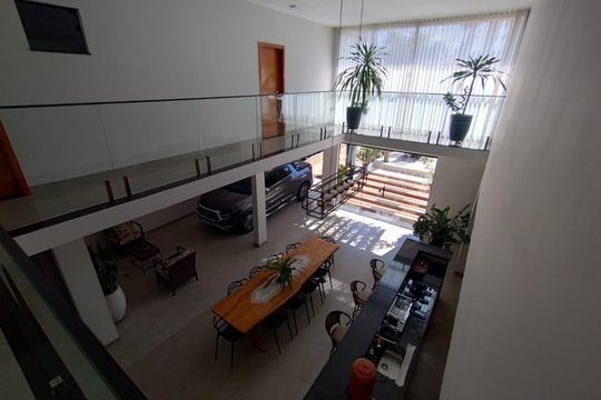 Sala de casa para alugar com 4 quartos, 372m² em Cidade Jardim, Uberlândia